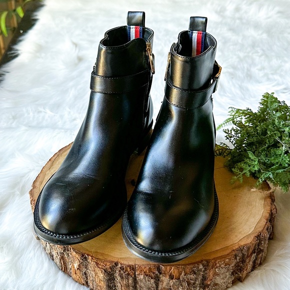 Tommy Hilfiger Rumore Black Vegan Leather Riding Ankle Boots 7 - Picture 4 of 7